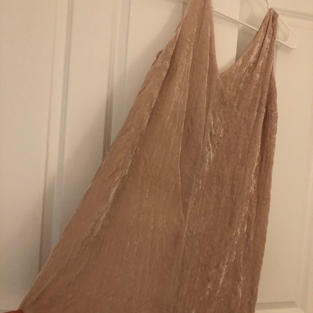 Loft crushed velvet in pale pink - Picture 2 of 4